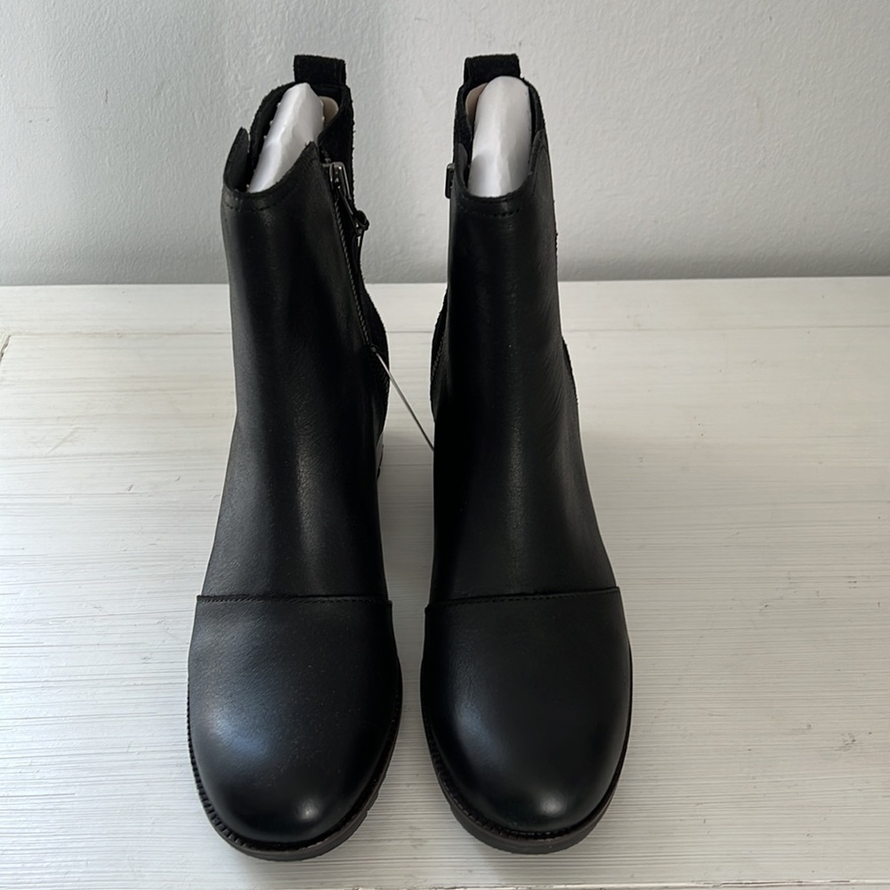 Sorel waterproof women’s booties - Picture 5 of 8